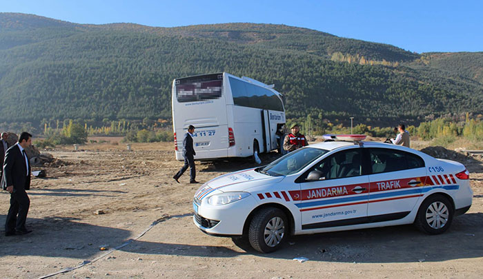 Afyonkarahisar'da feci kaza: 1 ölü 23 yaralı