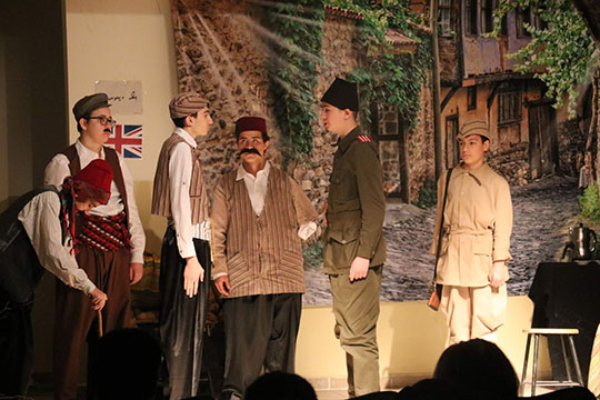 Eskişehir'de öğrenciler tiyatro oyunu sahneledi