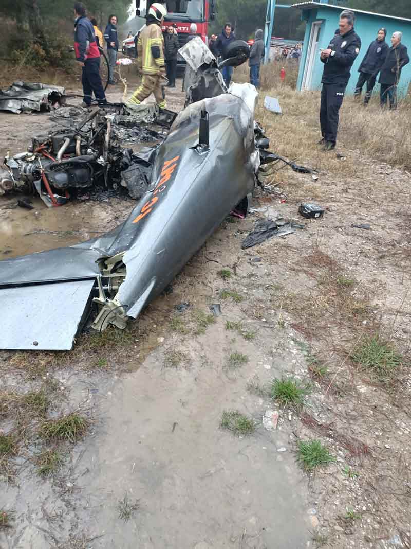 Eğitim uçağı düştü: 2 kişi hayatını kaybetti 1.12.2022