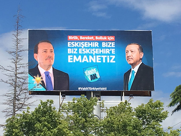 Eyyyy Erdoğan, mağrur olma! Senden büyük?
