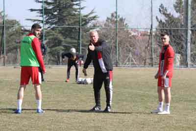 Akhisarspor - Eskişehirspor maçı canlı yayın bugün 7 Mart 2021 Pazar