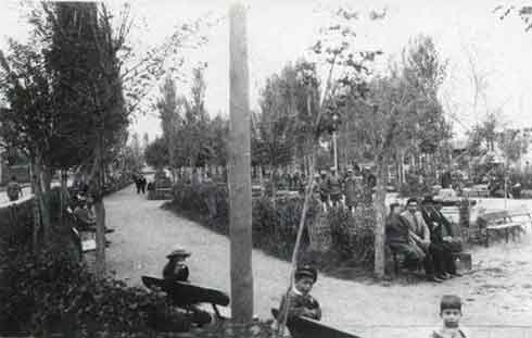 Eskişehir tarihi fotoğrafı - 1930 Eskişehir çocuk parkı