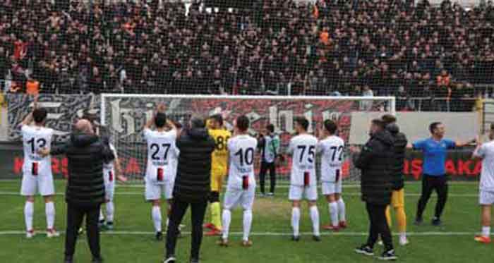 Eskişehirspor taraftarı şov yaptı 20.03.2023