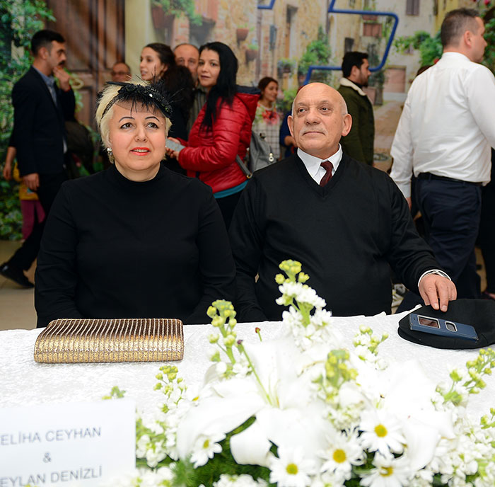 JLL Türkiye tarafından yönetilen NeoPlus Outlet ile Tepebaşı Belediyesi işbirliğinde hazırlanan nikah töreniyle 14 çift mutluluğa ‘Evet’ dedi. 