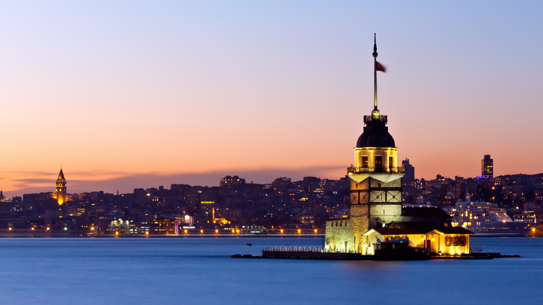 İstanbul:  2018 yılı nüfusu: 15 254 231 - 2025 yılı nüfusu:16 708 850