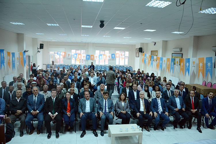 AK Parti İlçe Danışma Meclisi Toplantıları İnönü, Mahmudiye, Çifteler, Han ve Seyitgazi'de yapıldı.
