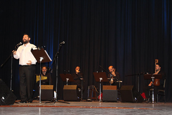 Piyanoda Arman Artaç, kamançada Burhan Elmas, tarda Volkan Kaplan, balabanda Emre Sınanmış ve Nagarada Özcan Gök'ün çaldığı Azerbaycan'a özgü şarkıları, Soprano Arzu Gök ve Tenor Kemal Akdoğan seslendirdi. 