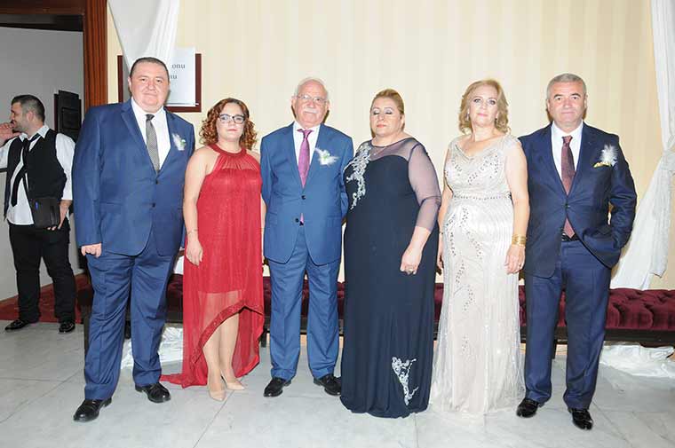 Avukat Hanife Çalışkan ve makine mühendisi Ali Emre Akgüneş çifti, Anemon Otel’de düzenledikleri düğün töreniyle dünyaevine girdi.