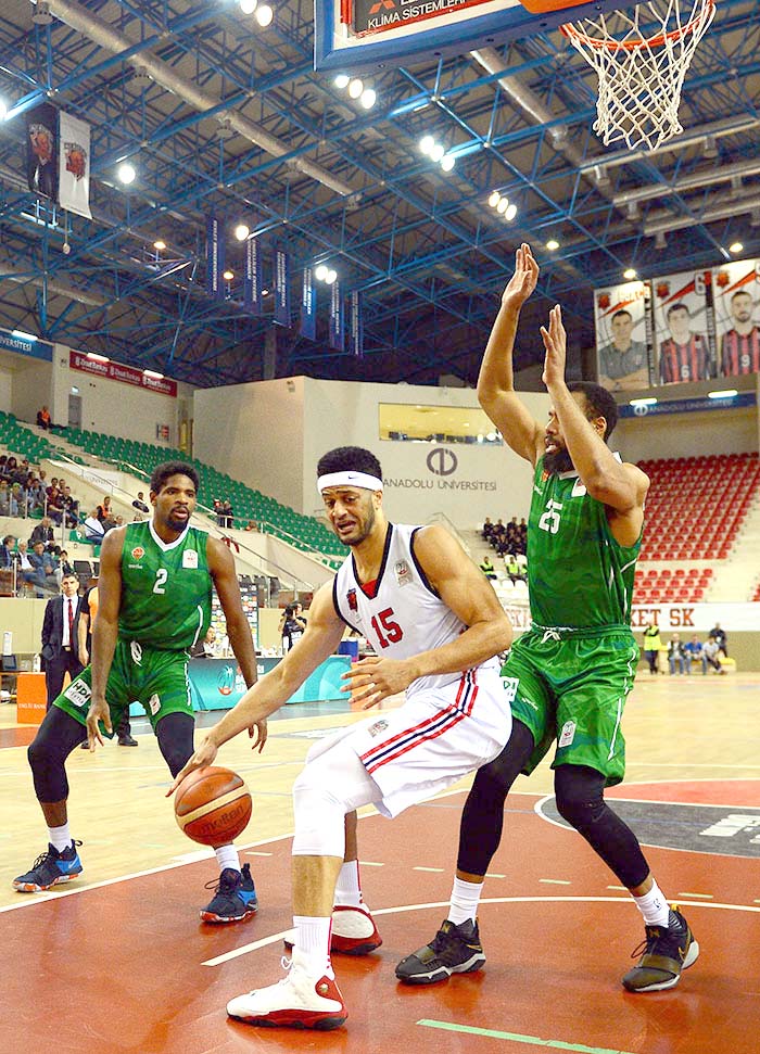 Tahincioğlu Basketbol Süper Ligi’nde mücadele eden temsilcimiz Eskişehir Basket bugün ligin 26’ncı haftasında Yeşilgiresun’u konuk etti. Eskişehir Basket 86 - 75 maçın galibi oldu.
