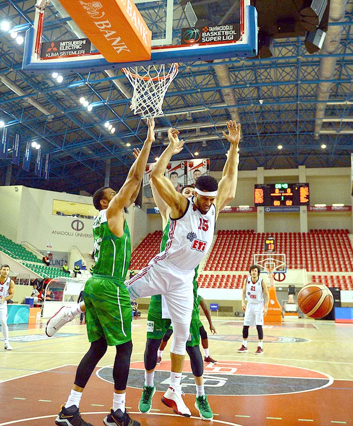 Tahincioğlu Basketbol Süper Ligi’nde mücadele eden temsilcimiz Eskişehir Basket bugün ligin 26’ncı haftasında Yeşilgiresun’u konuk etti. Eskişehir Basket 86 - 75 maçın galibi oldu.