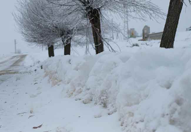 Eskişehir merkezine yakın olmasına rağmen yüksekte bulunmasından dolayı kar kalınlığı 1 metreye ulaştı.
