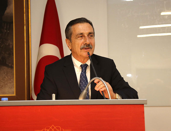 Türkiye Yardım Severler Derneği tarafından Büyükşehir Belediye Başkanı Yılmaz Büyükerşen ve Tepebaşı Belediye Başkanı Ahmet Ataç'a gönül ödülü verildi.
