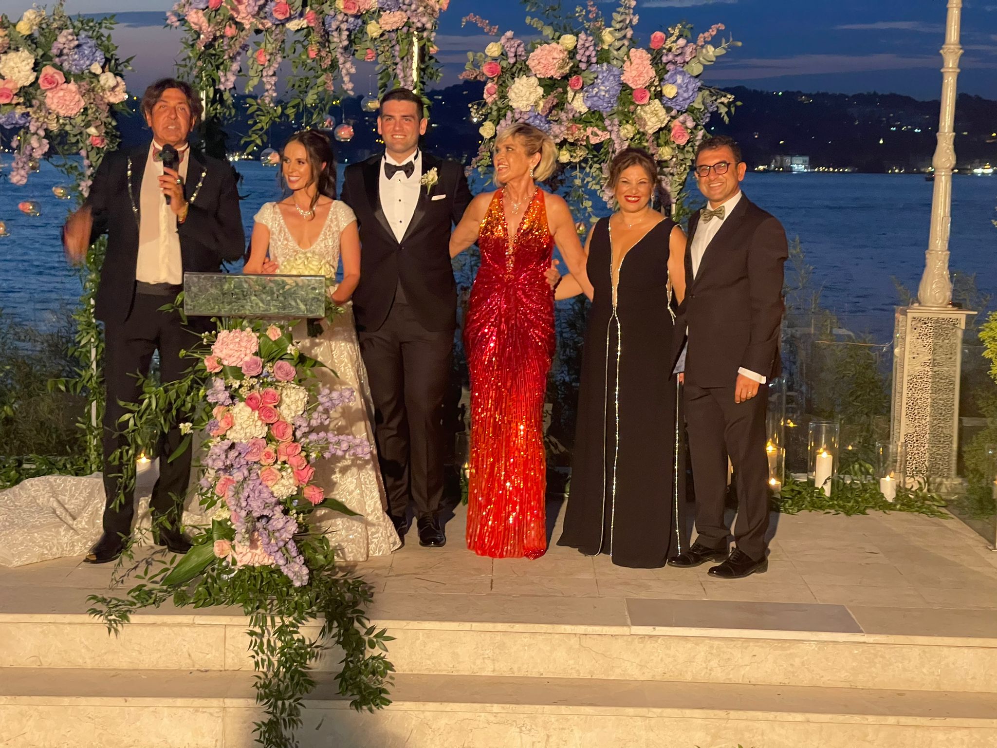 Çiftin düğünü İstanbul'un gözde mekanlarından Çubuklu 29'da yapıldı.