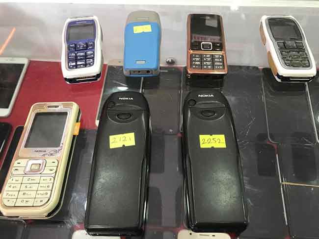 Genelkurmay Başkanlığı tarafından ilan edilen askeriyede kısmen telefon kullanımına izin kararının ardından, bu özellikleri karşılayan eski telefonlara olan talep zirve yaptı.