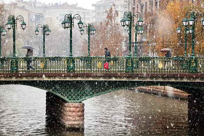 Kış aylarının gelmesiyle ülke genelinde soğuyan havalar, Eskişehir’de de hissedildi