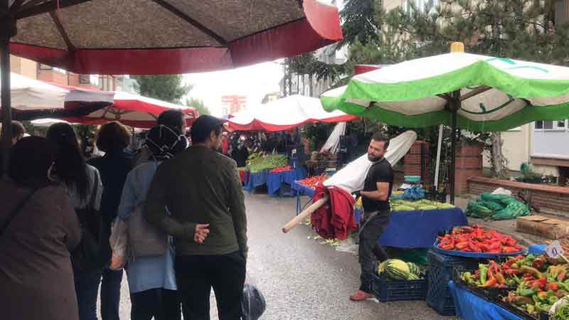  Meteoroloji 3. Bölge Müdürlüğü’nün uyarılarının ardından, Eskişehir’de öğleden sonra sağanak yağış etkili oldu. 
