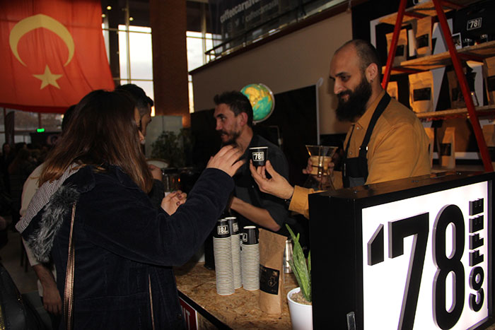 Eskişehir’de ilk kez düzenlenen “Coffee Carnaval Blues Session” festivalinde kahve tutkunları bir araya geldi. 