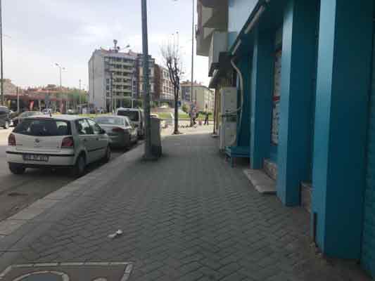 Kapanmayla birlikte Eskişehir'de yoğunluğuyla bilinen cadde ve sokaklar boş kaldı.