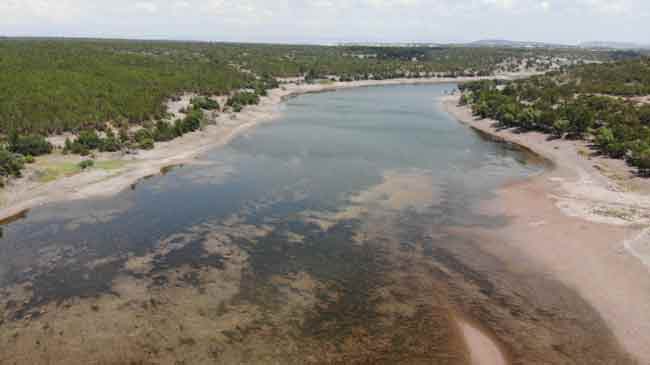 Son yıllarda içerisinde bulunan Musaözü Göleti’ndeki kuraklık sebebiyle de gündeme gelen parkın, önceki haftalara göre boş kalması şaşırttı.