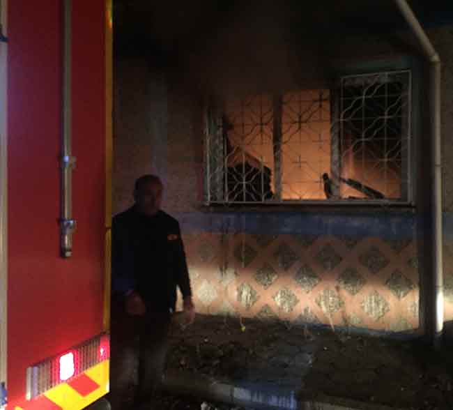 Ev sahibinin uyarılarını dikkate almayan Furkan T.'nin dün akşam saatlerinde kaldığı müstakil ikamette yangın çıkardığı öne sürüldü.