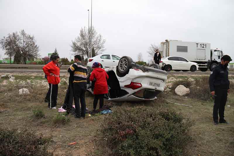 Kaza, Eskişehir-Ankara karayolu 4. kilometre saat 10.00 sıralarında meydana geldi. 