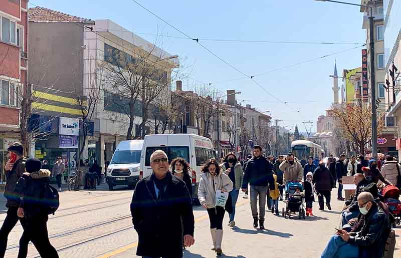 Son haftalarda soğuk havanın etkisinde olan Eskişehir’de hava sıcaklıkları yükselmeye başladı.