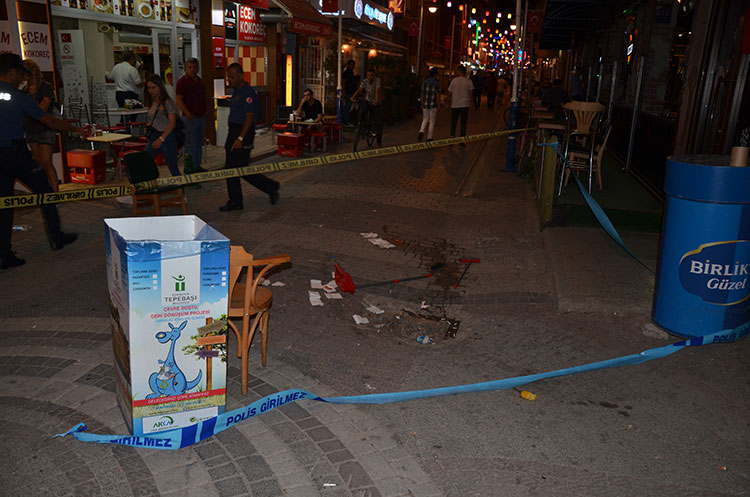 Eskişehir’de iki grup arasında çıkan silahlı kavgada 3 kişi yaralandı. 