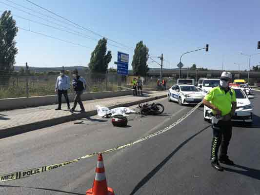 Kamyon sürücüsü kazayı herhangi bir yara almadan atlatırken, ifadesi alınmak üzere emniyete götürüldü.