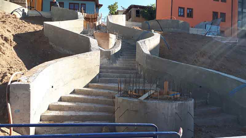 Merdivenlerin yapımını gören vatandaşlar turizm bölgesi olan Odunpazarı’na bu merdivenlerin çok yakışacağını belirterek yetkililere teşekkür etti.