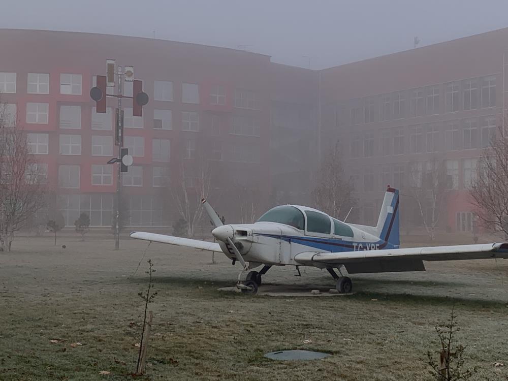Eskişehir'de düşük hava sıcaklığı nedeniyle sabahın erken saatlerinde yoğun sis etkili oldu.