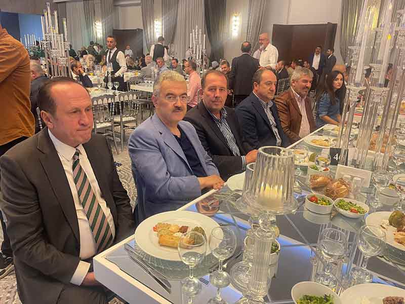 Serhat ve Yıldız Tunç'un oğulları Hamza Tunç'un Anemon Otel'de düzenlenen sünnet düğününe Eskişehir siyaset arenasından üst düzey katılım oldu
