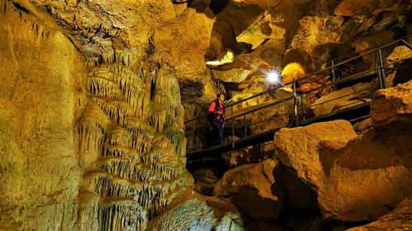 Çevre ve Şehircilik Bakanlığınca bu yıl Marmara, Karadeniz ve İç Anadolu bölgelerinde yer alan 60 mağaranın yapısı, sahip olduğu jeolojik ve ekolojik doğal değerlerinin durumu araştırılacak. Düzce’de bulunan mağaralarda incelemeye alındı.