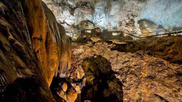 Bakanlık tarafından bu mağaraların her birinin tabiat varlığı olarak tescil edilmesi, koruma altına alınması için farklı bölgelerde projeler yürütülüyor. Bu yıl Marmara, Karadeniz ve İç Anadolu bölgelerinde yer alan 60 mağaranın yapısı, sahip olduğu jeolojik ve ekolojik doğal değerlerin durumu araştırılacak. 