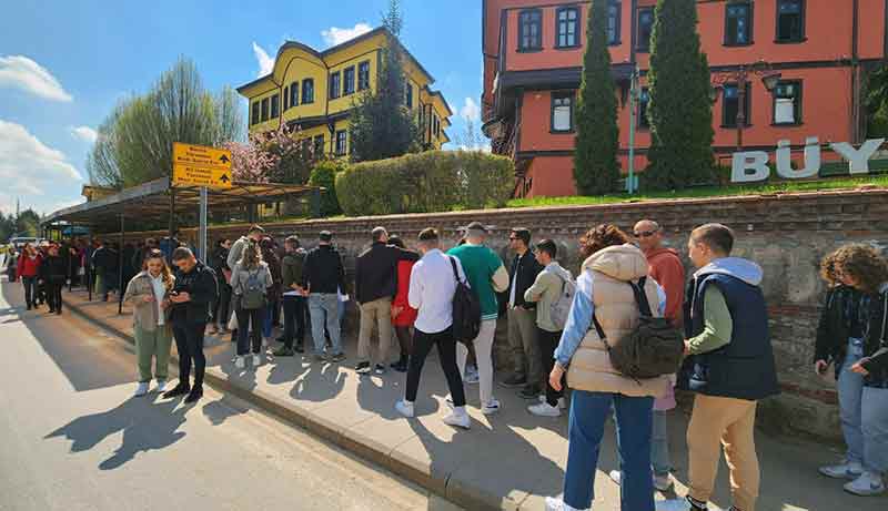 Son yıllarda iç turizmin vazgeçilmez şehirlerinden biri haline gelen Eskişehir, turizm sezonunun başlamasıyla birlikte ziyaretçi akınına uğradı