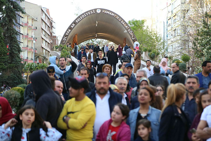 Eskişehir'in Odunpazarı ilçesinde bulunan Hamamyolu Caddesi’nin resmi açılış töreninin 28 Nisan Cumartesi günü yapılacağı bildirildi. 