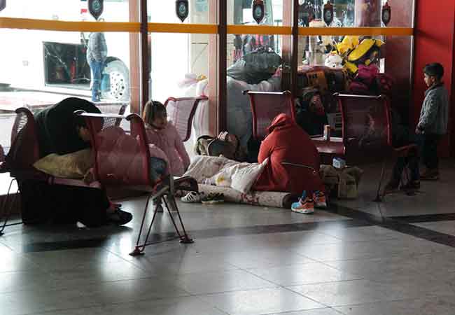 Eskişehir’de ise, Şehirlerarası Otobüs Terminalinde mülteciler otobüslerle sınıra gitmeye devam ediyor. 