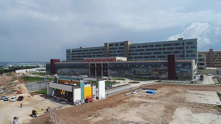 10 gün sonra Cumhurbaşkanı Recep Tayyip Erdoğan'ın açılışı yapılacağı Eskişehir Şehir Hastanesi'nde sona gelindi.