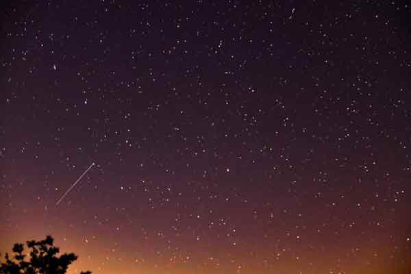 Yılın en çok beklenen gök olaylarından olan Perseid meteor yağmuru, bu yıl da gökyüzünün bulutsuz ve ışık kirliliğinin az olduğu yerlerde gözlemlendi. 