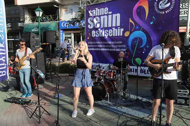 1-2 Temmuz tarihlerinde şehrin 7 ayrı noktasında düzenlenen konserlerle Eskişehirli sanatseverler müzik dinlemenin coşkusunu doyasıya yaşadı. 