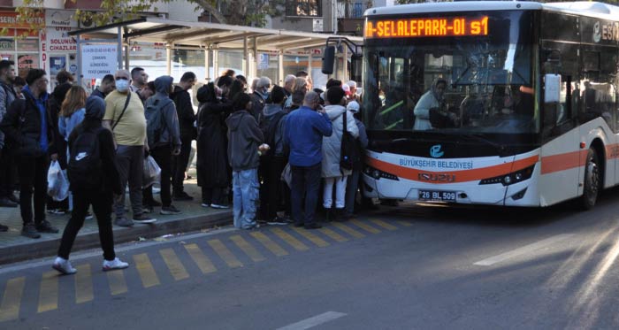 Eskişehir Büyükşehir Belediyesi, Ulaşım Koordinasyon Merkezi (UKOME) tarafından alınan kararla toplu taşıma ücretlerinde 23 Ekim Pazartesi gününden geçerli olmak üzere artışa gidileceğini duyurdu.