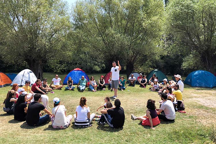 Eskişehir Büyükşehir Belediyesi Sosyal Hizmetler Dairesi Başkanlığı’na bağlı Gençlik Merkezi tarafından Kızılinler Mahallesi’nde Üretim Kampı etkinliği düzenlendi.