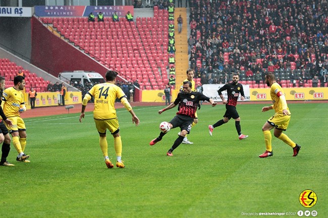 TFF 1. Lig 11.hafta maçında Eskişehirspor, Ankaragücü’nü konuk etti.