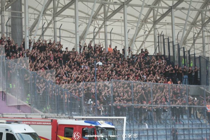 Eskişehirspor, TFF 1. Lig'de konuk olduğu Gençlerbirliği'ne 5-0 mağlup oldu
