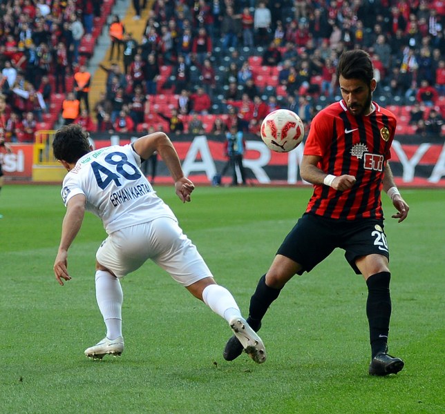 Spor Toto 1. Lig 25’inci haftasında Eskişehirspor, Adana Demirspor ile 2-2 berabere kaldı.
