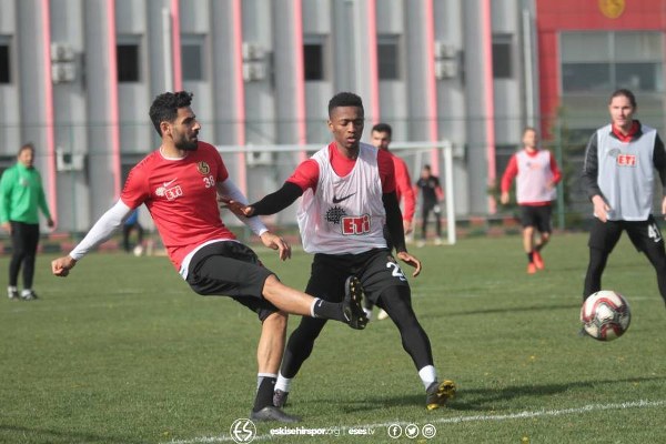 Eskişehirspor'da sezonu kapatan Cemali Sertel, Cengiz Alp, Kıvanç’ın tedavilerine devam edildi