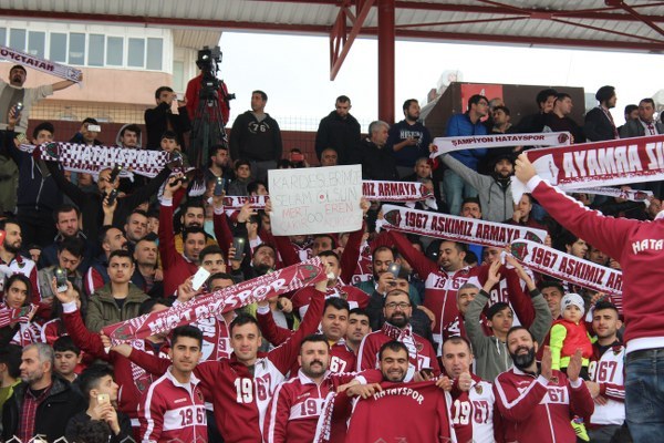 Hatayspor - Eskişehirspor'u 4-0 mağlup ederek puanını 44'e yükseltti. Eskişehirspor ise 25 puanla ligde 16. sıraya geriledi, tehlike çanları tekrar çalmaya başladı...
