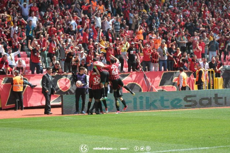 Spor Toto 1. Lig'in  31. haftasında Eskişehirspor sahasında Samsunspor’u 5-0 yendi. Eskişehirspor bu skorla altın değerinde bir 3 puan kazanarak puanını 34 yaptı.
