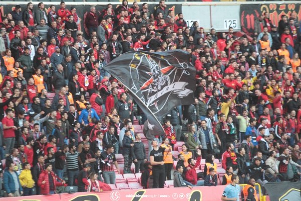 Lig’de 10 puanı bulunan Osmanlıspor, Eskişehir deplasmanından eli boş döndü. 3-2’lik skorla Eskişehirspor’a kaybeden Osmanlıspor Teknik Direktörü İnce,