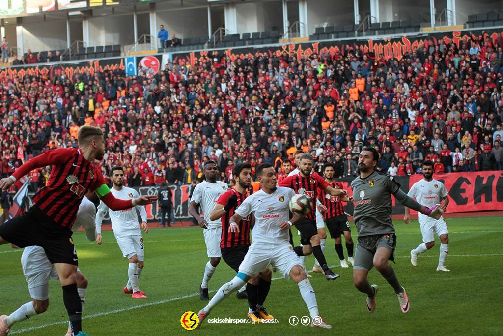 Eskişehirspor İstanbulspor'u Furgan Polat'ın golüyle 1-0 mağlup etti.