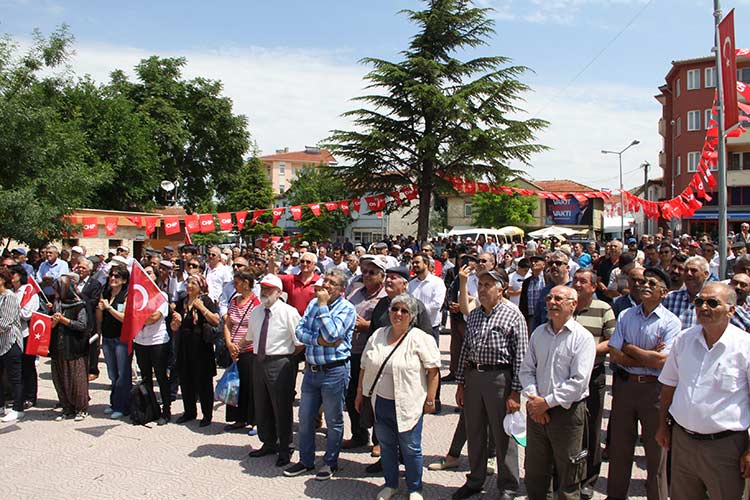 Cumhuriyet Halk Partisi Genel Başkan Yardımcısı Bülent Tezcan, 24 Haziran tarihini, esnafın, çiftçinin, emeklinin, işçinin, işsizin, yoksulun dönüm noktası olduğunu söyledi. 
